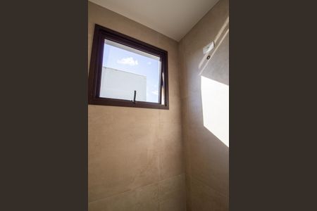 Casa de condomínio para alugar com 210m², 3 quartos e 2 vagasBanheiro da Suite 3