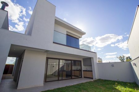 Casa de condomínio para alugar com 210m², 3 quartos e 2 vagasArea Externa