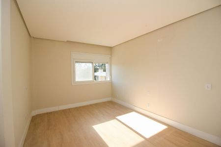 Casa de condomínio à venda com 356m², 4 quartos e 4 vagas Casa de condomínio à venda com 356m², 4 quartos e 4 vagasSuíte 2