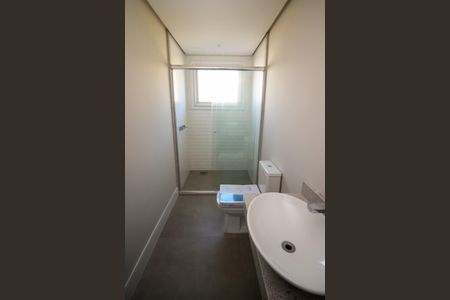 Casa de condomínio à venda com 356m², 4 quartos e 4 vagas Casa de condomínio à venda com 356m², 4 quartos e 4 vagasBanheiro da Suíte 3