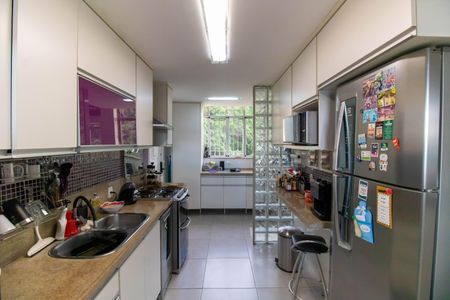 Apartamento à venda com 100m², 3 quartos e 1 vaga Apartamento à venda com 100m², 3 quartos e 1 vagaCozinha e Área de Serviço