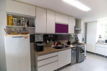 Apartamento à venda com 100m², 3 quartos e 1 vaga Apartamento à venda com 100m², 3 quartos e 1 vagaCozinha e Área de Serviço