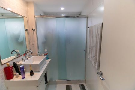 Apartamento à venda com 100m², 3 quartos e 1 vaga Apartamento à venda com 100m², 3 quartos e 1 vagaBanheiro da Suíte