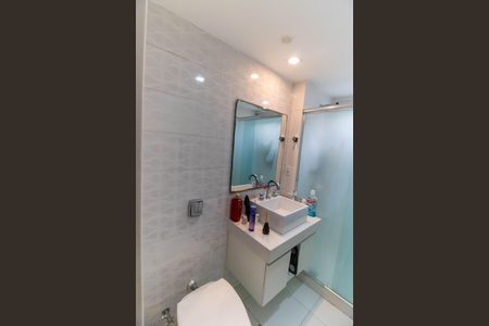 Apartamento à venda com 100m², 3 quartos e 1 vaga Apartamento à venda com 100m², 3 quartos e 1 vagaBanheiro da Suíte