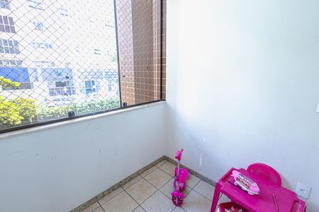Apartamento para alugar com 79m², 3 quartos e 2 vagasVaranda