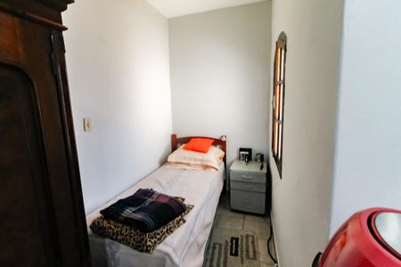 Casa à venda com 250m², 4 quartos e 5 vagasQuarto - Edícula