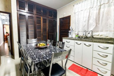 Casa à venda com 250m², 4 quartos e 5 vagasCozinha