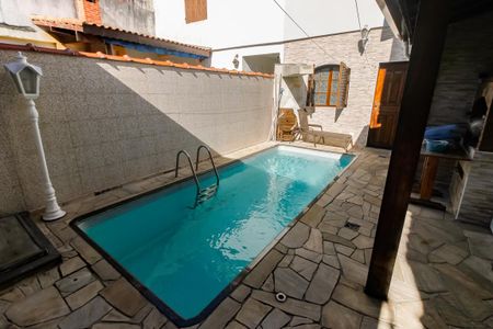 Casa à venda com 250m², 4 quartos e 5 vagasPiscina