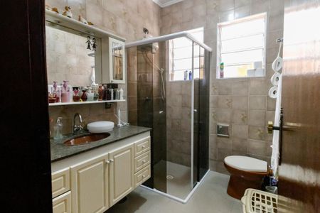 Casa à venda com 250m², 4 quartos e 5 vagasBanheiro da Suíte