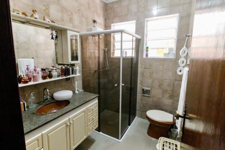 Casa à venda com 250m², 4 quartos e 5 vagasBanheiro da Suíte