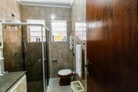 Casa à venda com 250m², 4 quartos e 5 vagasBanheiro da Suíte