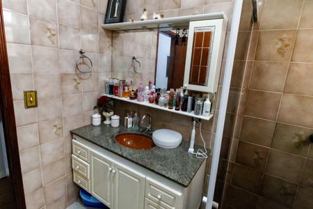 Casa à venda com 250m², 4 quartos e 5 vagasBanheiro da Suíte