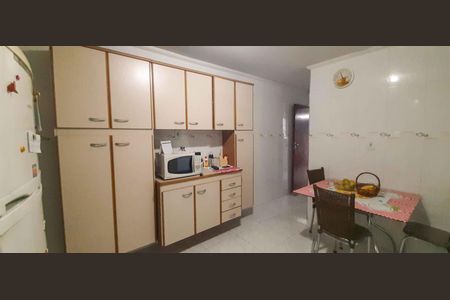 Casa à venda com 186m², 5 quartos e 1 vaga Casa à venda com 186m², 5 quartos e 1 vagaCozinha