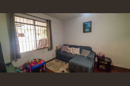 Casa à venda com 186m², 5 quartos e 1 vaga Casa à venda com 186m², 5 quartos e 1 vagaSala