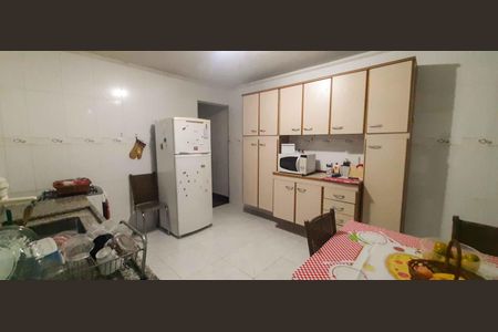 Casa à venda com 186m², 5 quartos e 1 vaga Casa à venda com 186m², 5 quartos e 1 vagaCozinha