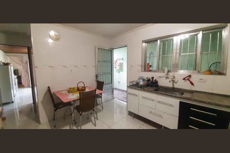 Casa à venda com 186m², 5 quartos e 1 vaga Casa à venda com 186m², 5 quartos e 1 vagaCozinha