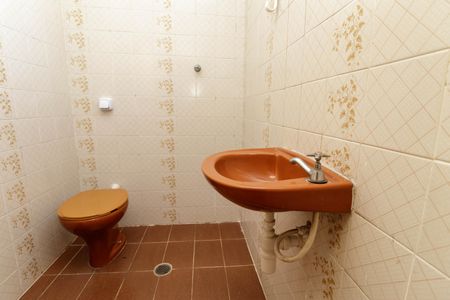 Casa à venda com 200m², 4 quartos e 4 vagas Casa à venda com 200m², 4 quartos e 4 vagasBanheiro de serviço