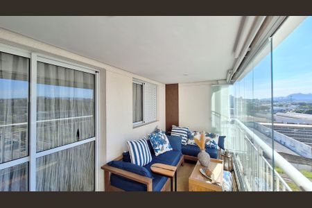 Apartamento à venda com 80m², 2 quartos e 2 vagasVaranda