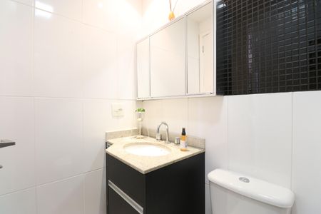 Apartamento à venda com 80m², 2 quartos e 2 vagasBanheiro da Suíte 1