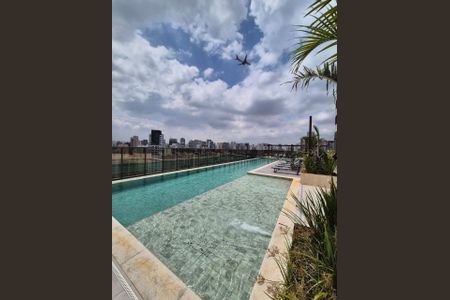 Studio à venda com 26m², 1 quarto e sem vaga Studio à venda com 26m², 1 quarto e sem vagaÁrea comum - Piscina