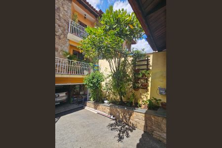 Casa à venda com 290m², 3 quartos e 5 vagas Casa à venda com 290m², 3 quartos e 5 vagasÁrea Externa