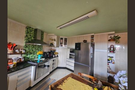 Casa à venda com 290m², 3 quartos e 5 vagas Casa à venda com 290m², 3 quartos e 5 vagasCozinha