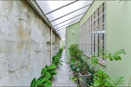 Casa à venda com 325m², 4 quartos e sem vaga
