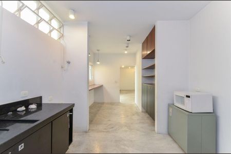 Casa à venda com 325m², 4 quartos e sem vaga