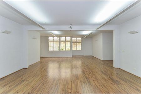 Casa à venda com 325m², 4 quartos e sem vaga