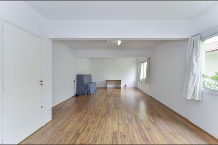 Casa à venda com 325m², 4 quartos e sem vaga