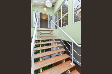 Casa à venda com 325m², 4 quartos e sem vaga