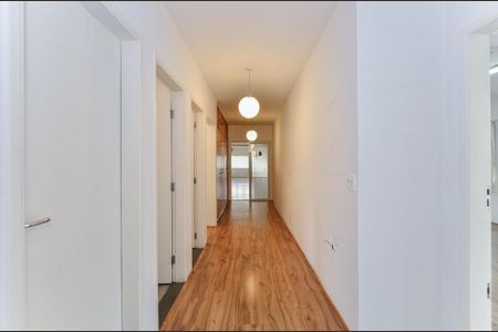 Casa à venda com 325m², 4 quartos e sem vaga