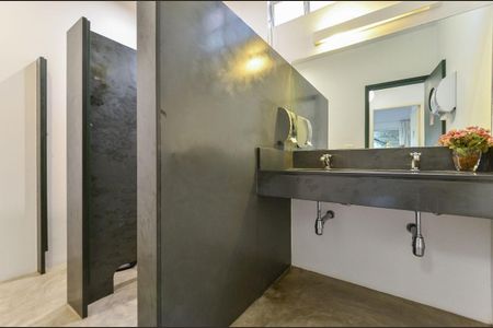 Casa à venda com 325m², 4 quartos e sem vaga