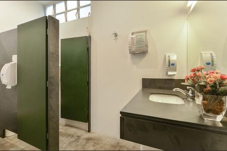 Casa à venda com 325m², 4 quartos e sem vaga