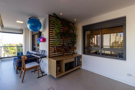 Apartamento à venda com 118m², 2 quartos e 2 vagas Apartamento à venda com 118m², 2 quartos e 2 vagasVaranda