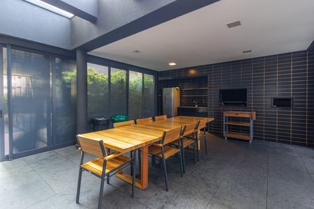 Apartamento à venda com 118m², 2 quartos e 2 vagas Apartamento à venda com 118m², 2 quartos e 2 vagasÁrea comum - Churrasqueira