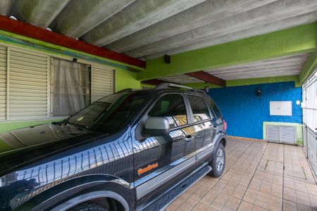 Casa à venda com 250m², 2 quartos e 2 vagas Casa à venda com 250m², 2 quartos e 2 vagasGaragem