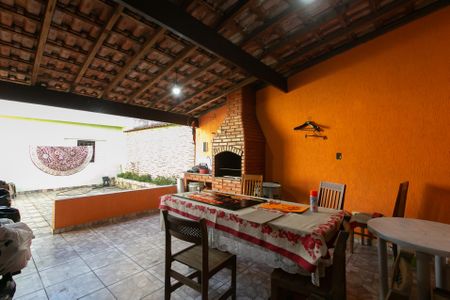 Casa à venda com 250m², 2 quartos e 2 vagas Casa à venda com 250m², 2 quartos e 2 vagasÁrea Livre