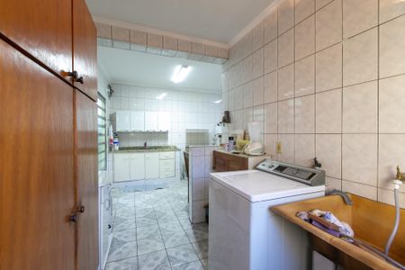 Casa à venda com 250m², 2 quartos e 2 vagas Casa à venda com 250m², 2 quartos e 2 vagasÁrea de Serviço