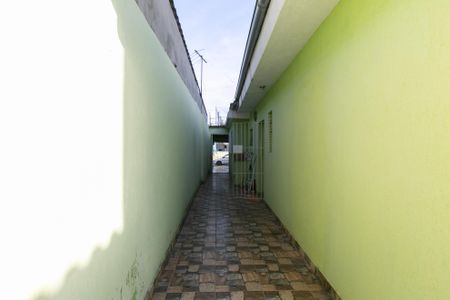 Casa à venda com 250m², 2 quartos e 2 vagas Casa à venda com 250m², 2 quartos e 2 vagasCorredor Externo
