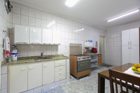Casa à venda com 250m², 2 quartos e 2 vagas Casa à venda com 250m², 2 quartos e 2 vagasCozinha