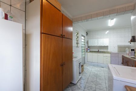 Casa à venda com 250m², 2 quartos e 2 vagas Casa à venda com 250m², 2 quartos e 2 vagasÁrea de Serviço