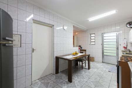 Casa à venda com 250m², 2 quartos e 2 vagas Casa à venda com 250m², 2 quartos e 2 vagasCozinha
