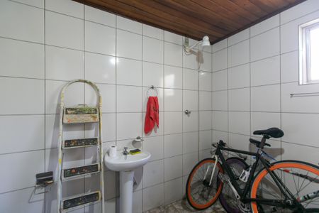 Casa à venda com 250m², 2 quartos e 2 vagas Casa à venda com 250m², 2 quartos e 2 vagasBanheiro 2