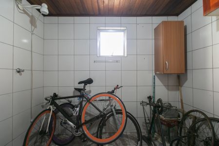 Casa à venda com 250m², 2 quartos e 2 vagas Casa à venda com 250m², 2 quartos e 2 vagasBanheiro 2