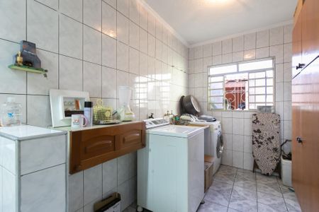 Casa à venda com 250m², 2 quartos e 2 vagas Casa à venda com 250m², 2 quartos e 2 vagasÁrea de Serviço