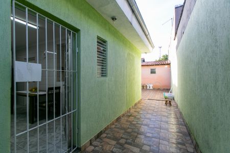 Casa à venda com 250m², 2 quartos e 2 vagas Casa à venda com 250m², 2 quartos e 2 vagasCorredor Externo