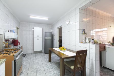 Casa à venda com 250m², 2 quartos e 2 vagas Casa à venda com 250m², 2 quartos e 2 vagasCozinha