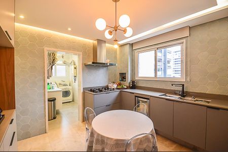 Apartamento à venda com 110m², 3 quartos e 2 vagas Apartamento à venda com 110m², 3 quartos e 2 vagasCozinha