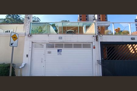 Casa à venda com 118m², 3 quartos e 2 vagasFachada
